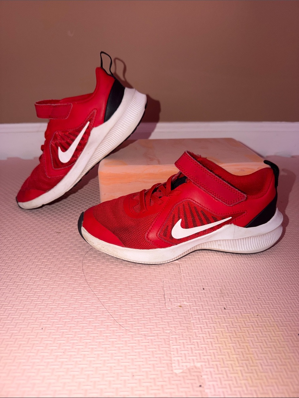 Nike Kids Red and White Velcro Athletic Sneakers (Size: 2 Youth)